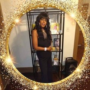 Meet your Posher, Cynthia